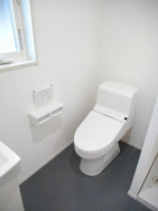 ゆったりとした空間のトイレです