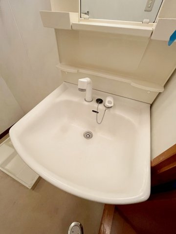サンボナール・コートの洗面所|ゆったりとスペースのある洗面所