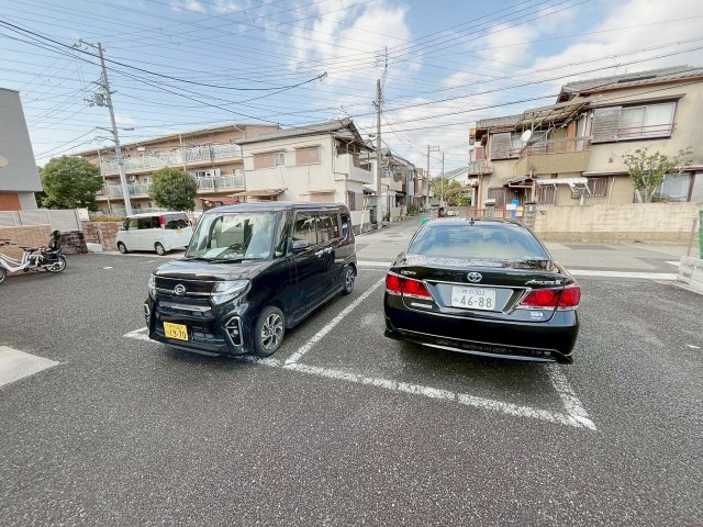 サンボナール・コートの駐車場|カースペースがあります