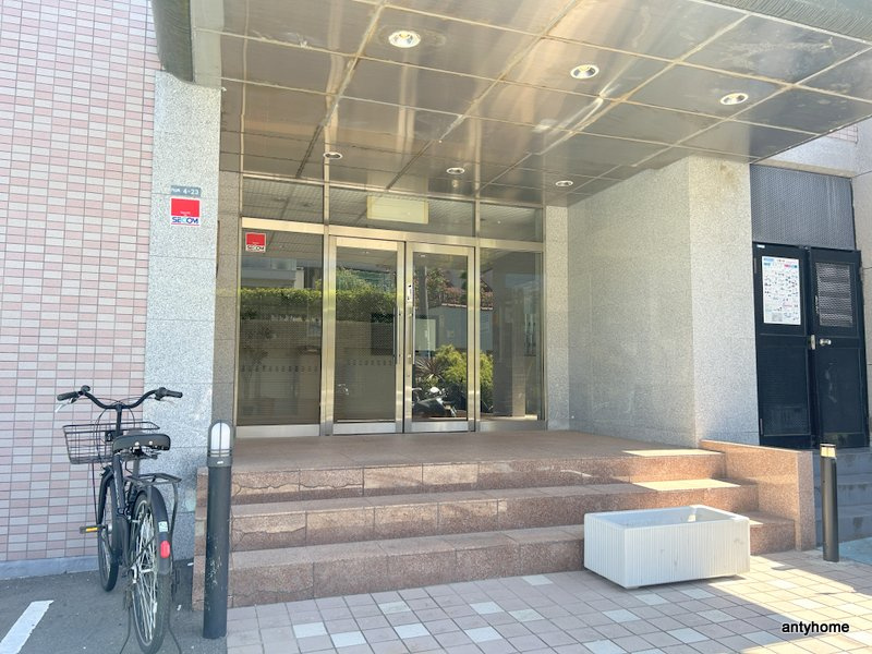 イーズ千里山　仲介手数料無料のエントランス