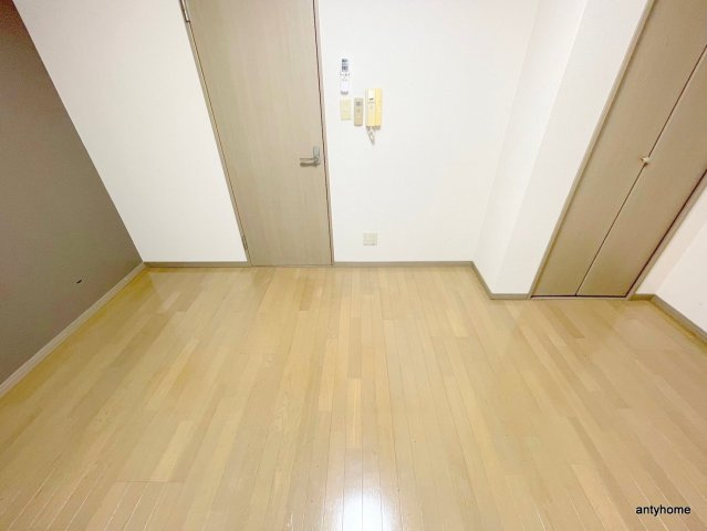 イーズ千里山　仲介手数料無料の居間・リビング