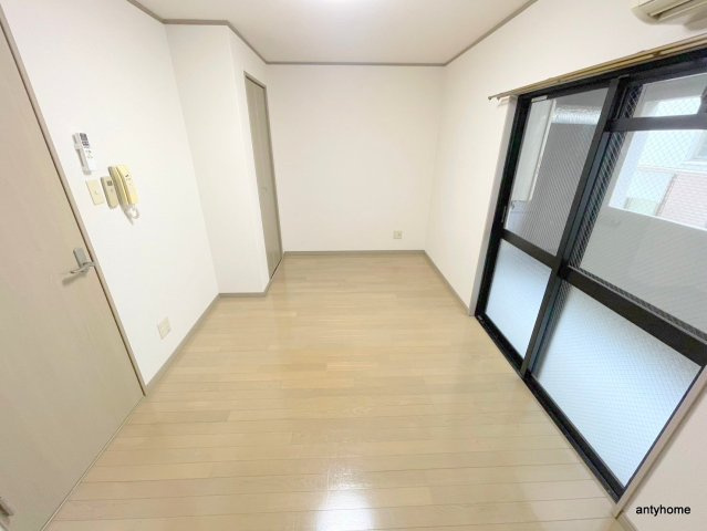 イーズ千里山　仲介手数料無料の寝室