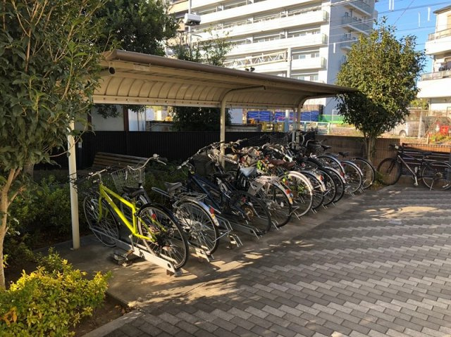 レオパレスミモザⅡのその他|屋根付き駐輪場