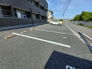 駐車場に車を止められます