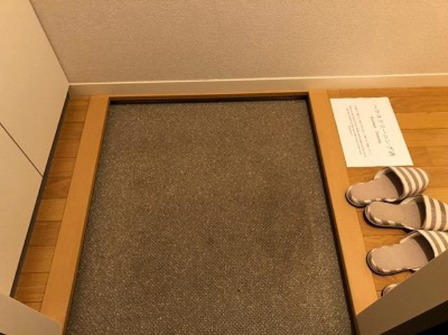 毎日通る玄関はこちらです