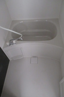 コンパクトで使いやすいお風呂です