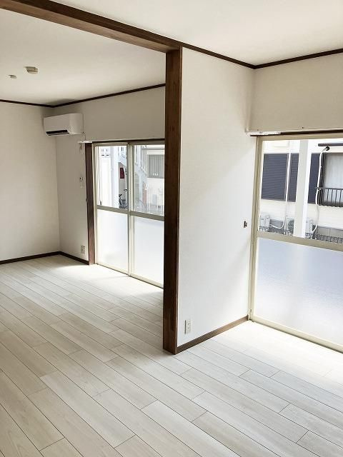 横浜市旭区笹野台４丁目のアパートの居間・リビング