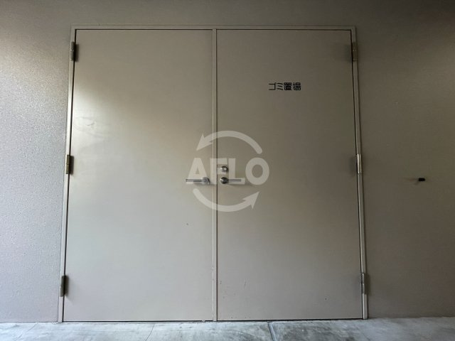 コスモリード大阪福島のその他共用部分|コスモリード大阪福島（旧名：レジュールアッシュOSAKA福島）　敷地内ゴミ置き場