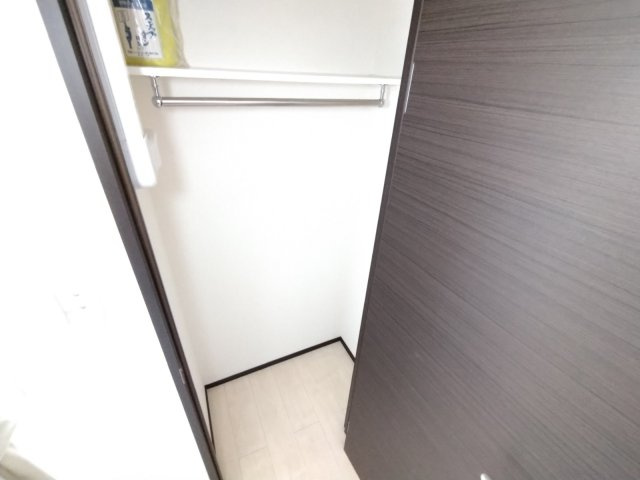 レオネクストシャトル杉田Ⅵの内装|ウォークインクローゼット