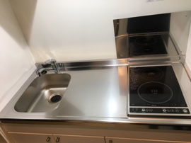 手前IH、奥ラジエントヒーター