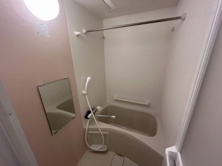コンパクトで使いやすいお風呂です