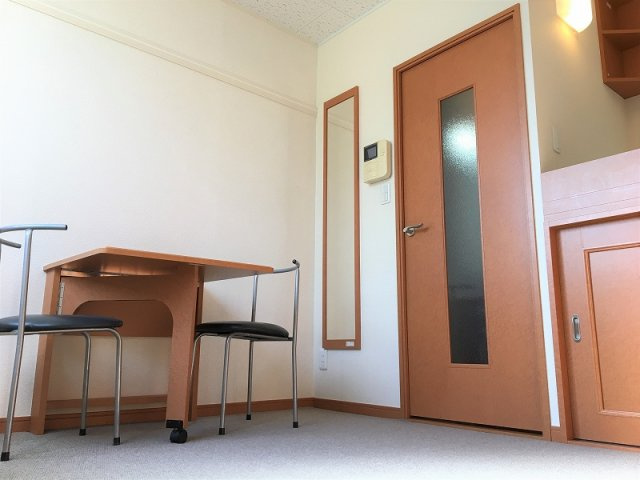 ゆったり過ごせる居間です