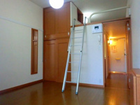 こちらのリビングで趣味の時間をお楽しみください