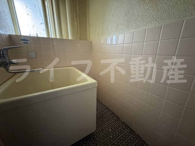八栄マンションの浴室|ゆったり過ごせるお風呂です