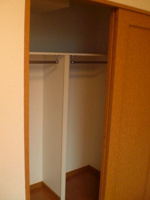 明るい色調の室内です