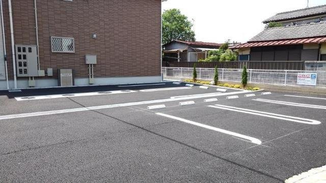 車をお持ちの方に嬉しい駐車場付きの物件です