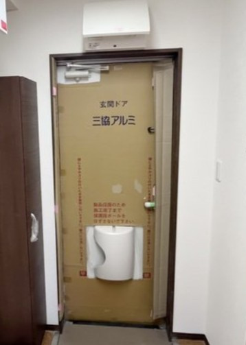 アベニュー小山の玄関