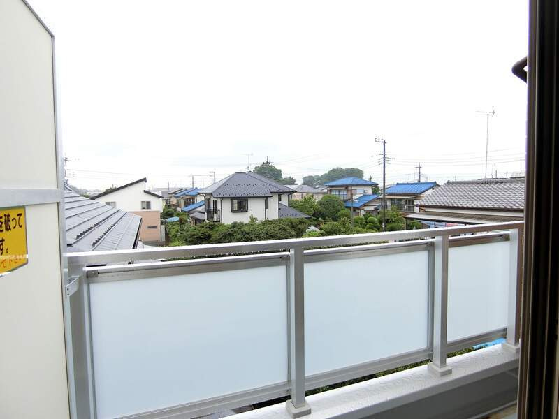 開放的で明るい空間を演出してくれるバルコニーです