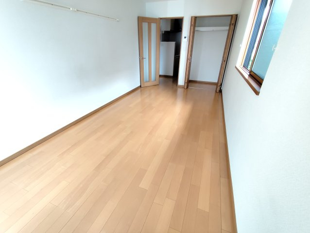 ハイツアヅミノの洋室