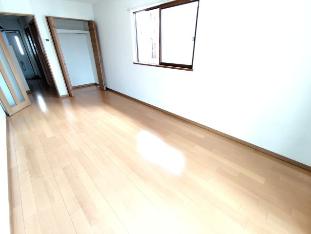 ハイツアヅミノの居間・リビング