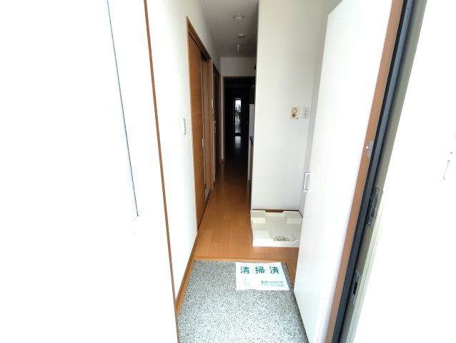 ハイツアヅミノの玄関