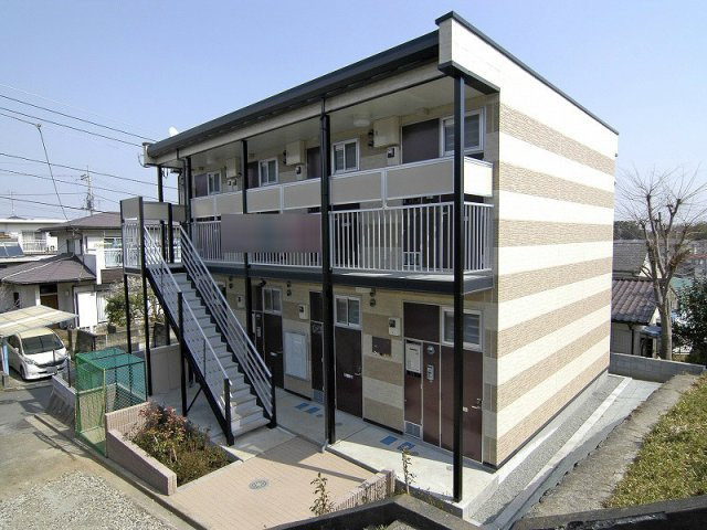 落ち着いた雰囲気の外観です