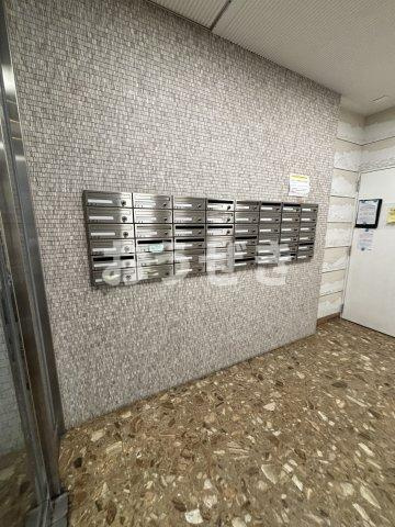 Ｄ．Ｈ．桜木町ビルの庭