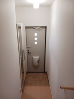 毎日通る玄関はこちらです
