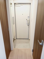 毎日通る玄関はこちらです