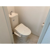 コンパクトで使いやすいトイレです