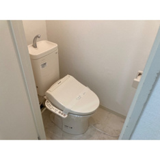 コンパクトで使いやすいトイレです