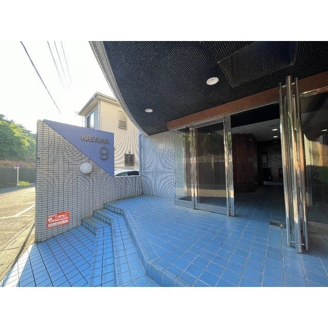 清潔なエントランスです