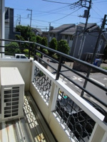 外からの目が気にならないバルコニーで洗濯物が干せます
