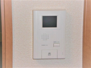 モニターホン。位置・種類は異なる可能性が御座います。