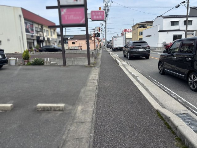 一宮市末広三丁目土地　Ａ区画の前面道路含む現地写真