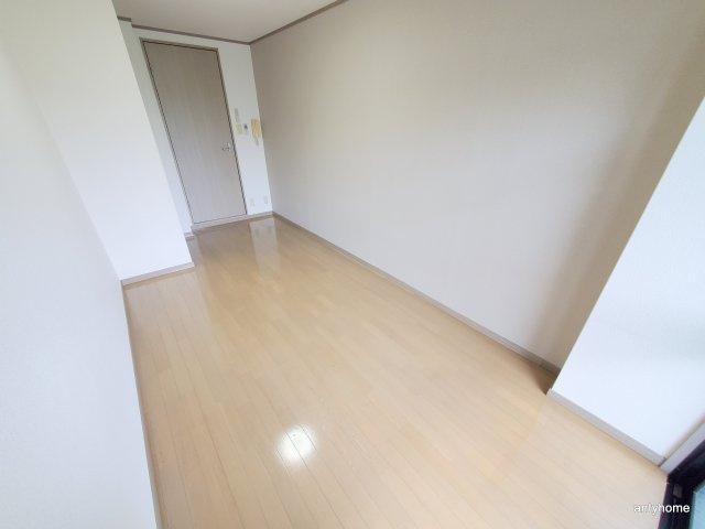 イーズ千里山　仲介手数料無料の居間・リビング