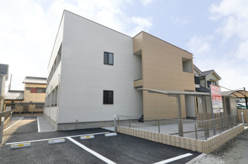 落ち着いた雰囲気の外観です
