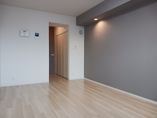 明るい色調の室内です