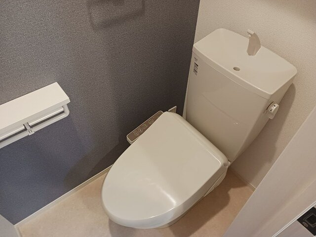 コンパクトで使いやすいトイレです