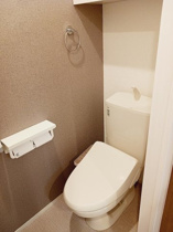 ゆったりとした空間のトイレです