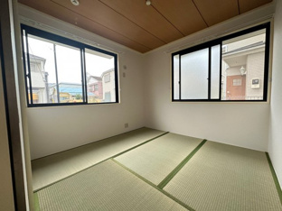 柔らかい畳が心地よい和室