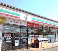 セブンイレブンまで590m