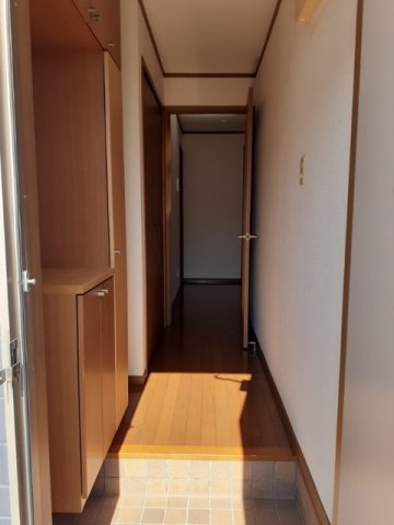 明るい玄関です