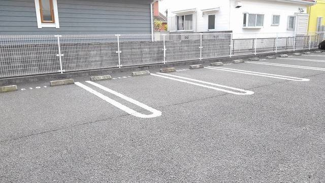駐車場があるので、車を買う予定の方も安心です