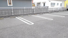 駐車場があるので、車を買う予定の方も安心です