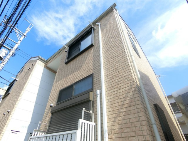 落ち着いた雰囲気の外観です