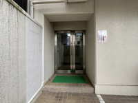 ゆとりのあるエントランスです