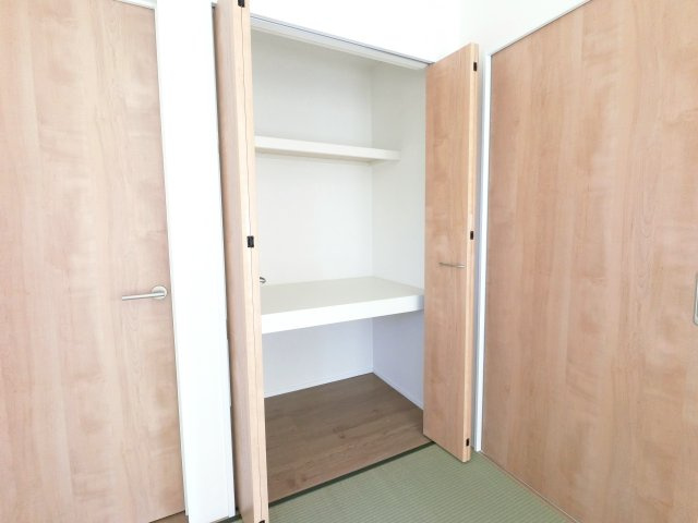 鳥栖市加藤田町3丁目1期の内観：施工例|専用の収納スペースです