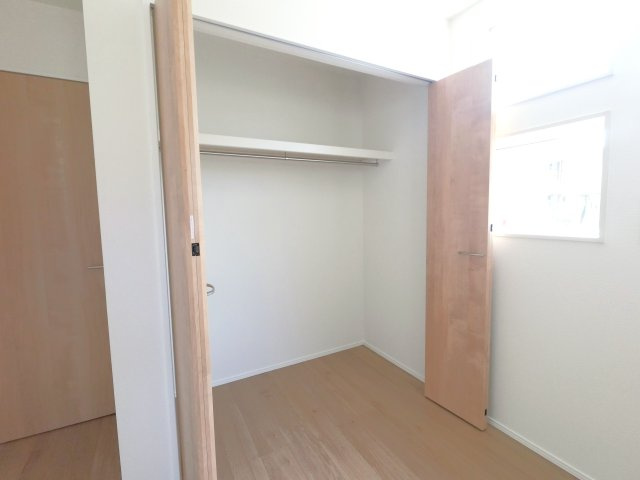鳥栖市加藤田町3丁目1期の内観：施工例|便利な収納スペースです