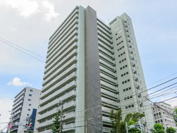 中野南台パーク・ホームズの外観|ペット飼育可能な平成１４年築の耐震基準適合マンション、中野南台パーク・ホームズは即日現地案内可能となっておりますので、お気軽にお問い合わせください！